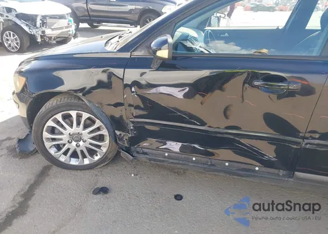 2004 Volvo S40 T5 from USA, damaged, VIN YV1MS682842021560